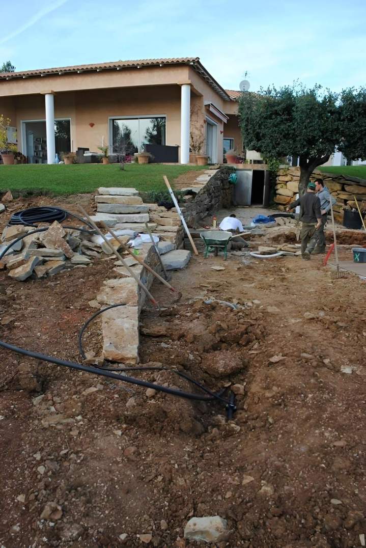 Enrochement Saint-Cyr-sur-Mer